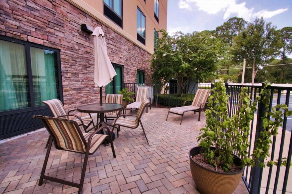 Hampton Inn & Suites Jacksonville - Beach Blvd/Mayo Clinic photo 30