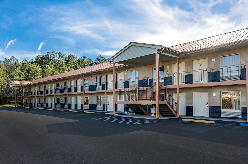 Econo Lodge Selmer photo 10