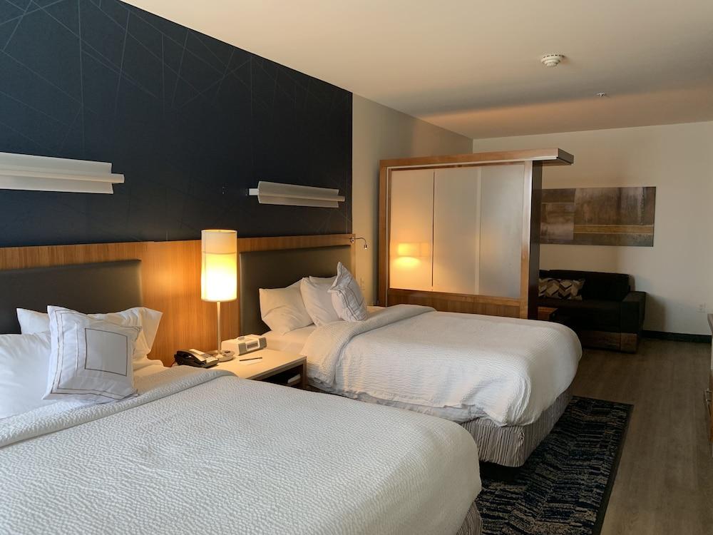 SpringHill Suites Houston Baytown photo 21
