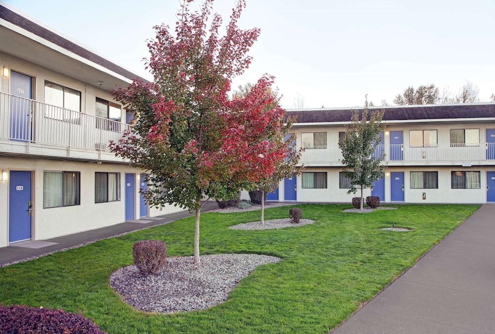 Motel 6 Troutdale, OR - Portland East photo 18