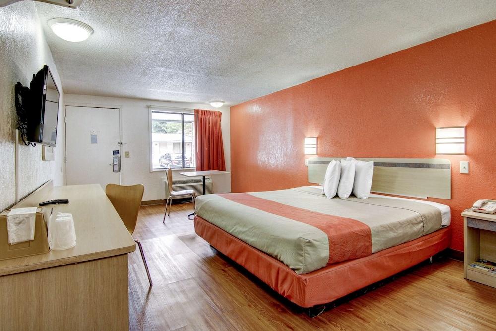 Motel 6 Union City, GA - Atlanta Airport photo 13