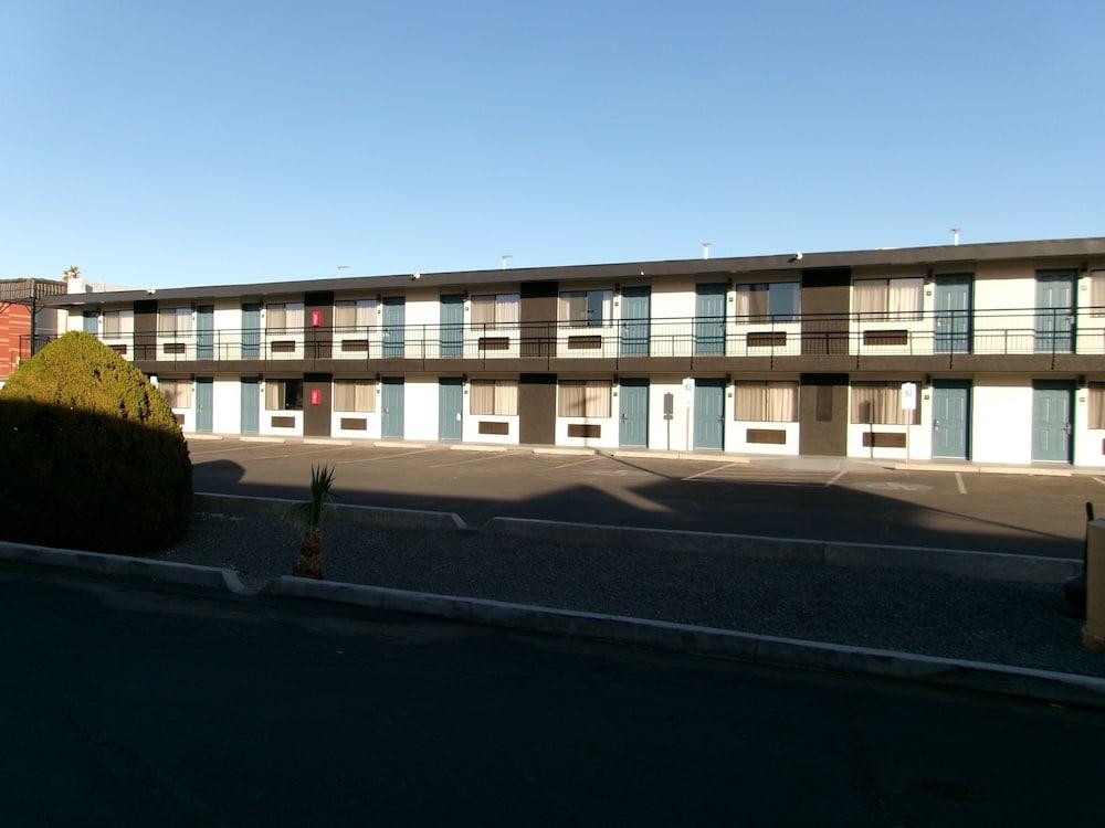 SureStay Hotel by Best Western Phoenix Airport photo 76