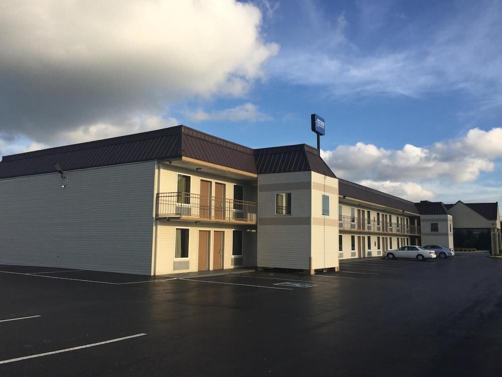 Americas Best Value Inn Manchester, TN photo 26