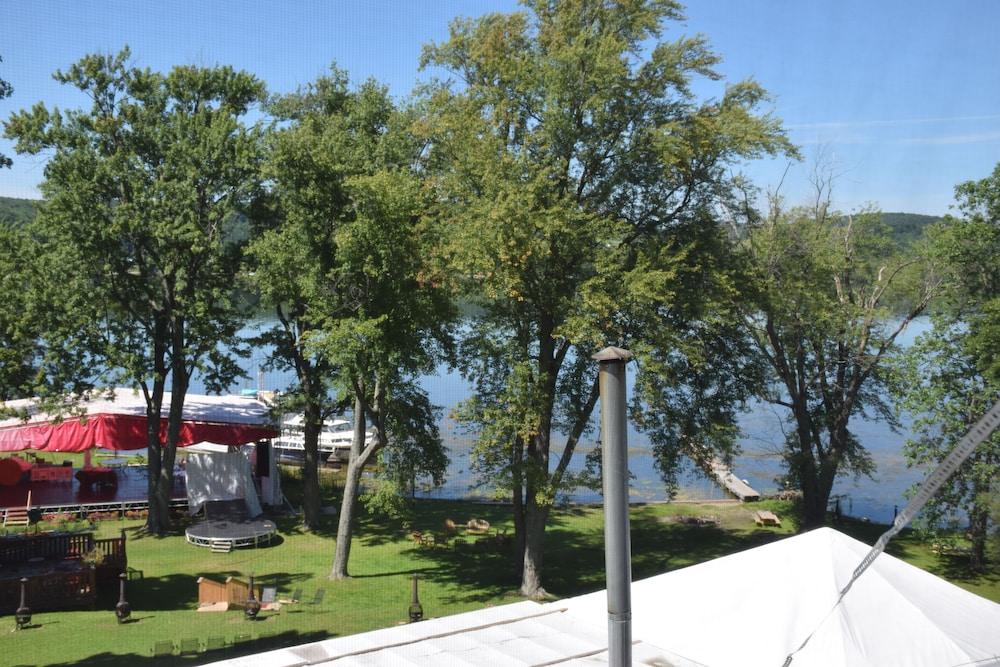 Lake House photo 71