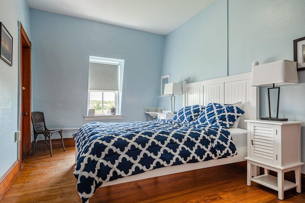 Narragansett Inn photo 2