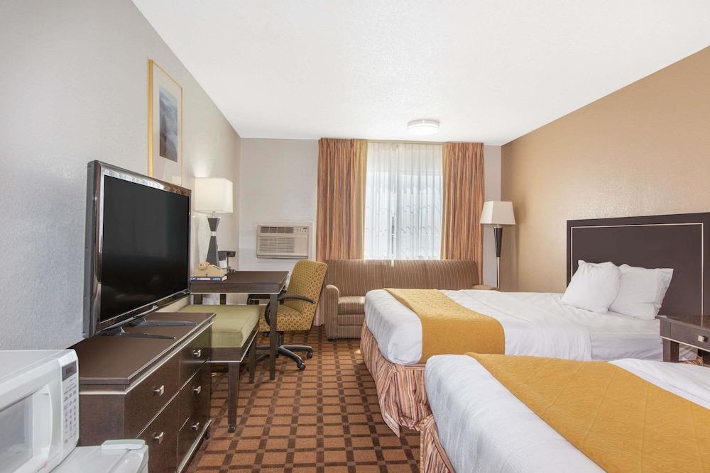 Umpqua Valley Hotel photo 11
