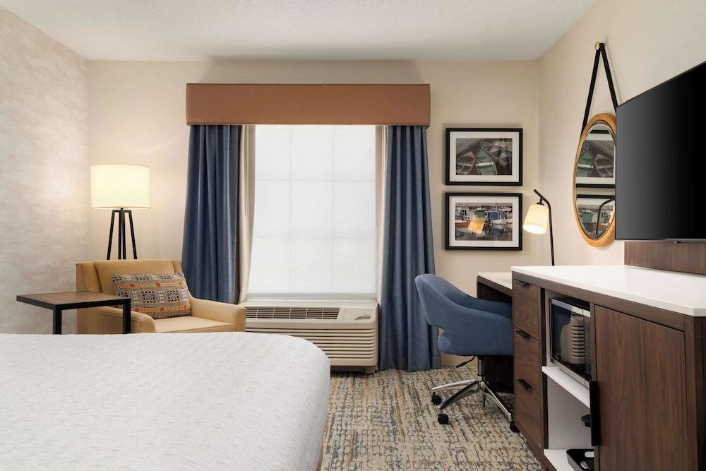 Hampton Inn & Suites Newport/Middletown photo 24