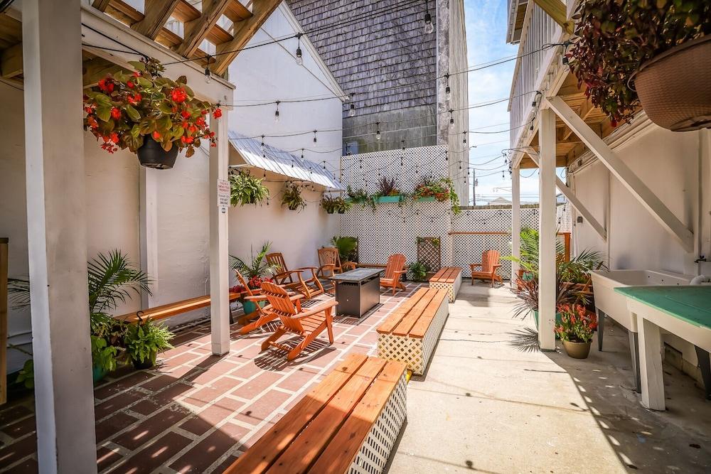 Dry Dock Inn photo 72