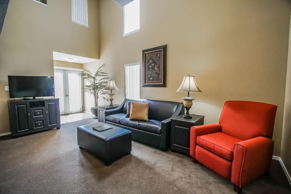 The Townhouses photo 15
