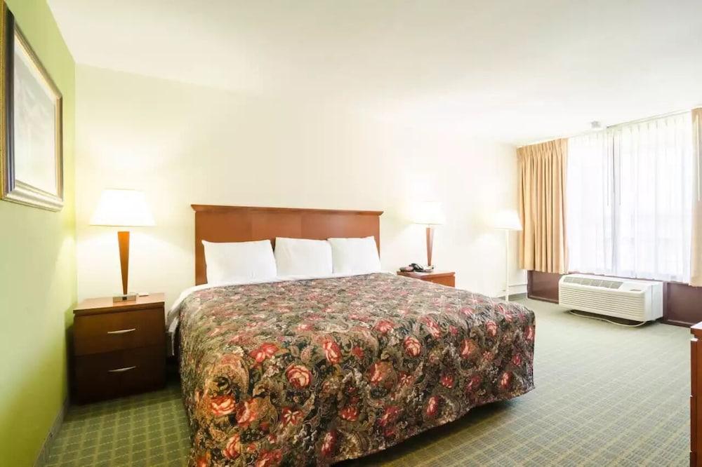 OYO Hotel Greensboro East I 40 photo 11