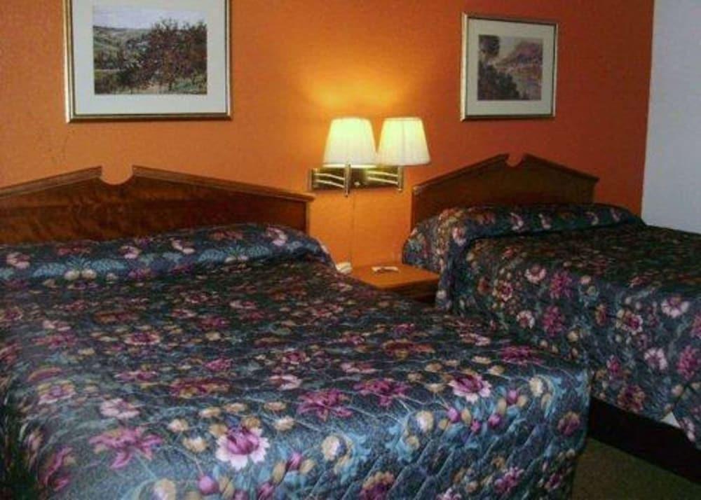 Econo Lodge Elk City photo 12