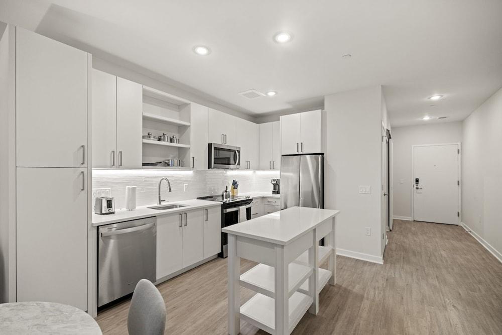 Placemakr Cathedral Heights photo 87