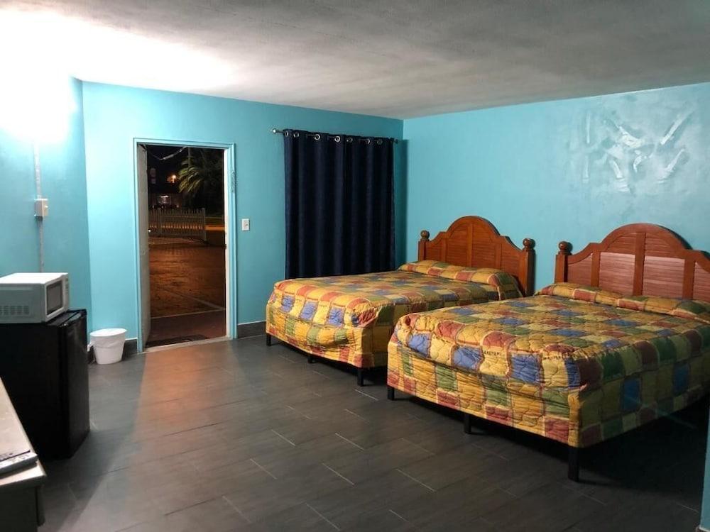 Slumberland Motel photo 4