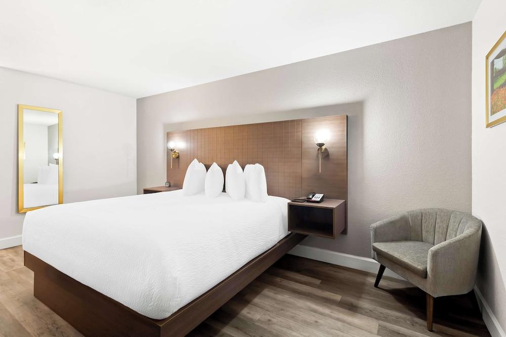 SureStay by Best Western Groves photo 6