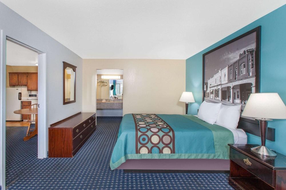 Super 8 by Wyndham Sallisaw photo 5