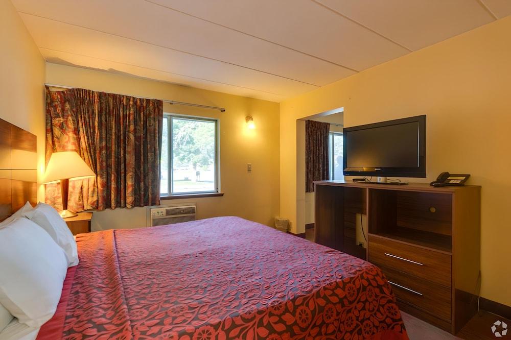 I-80 Inn & Suites photo 23