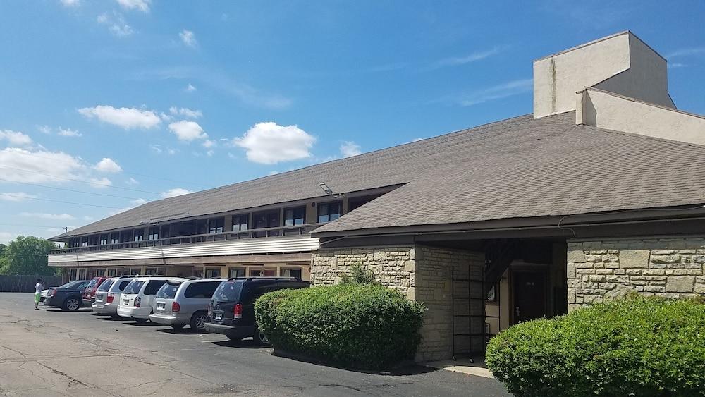 American Value Inn photo 17
