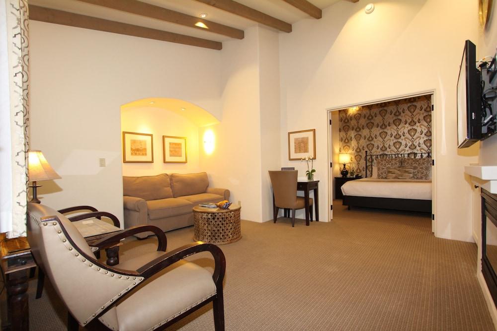 Cypress Inn photo 35