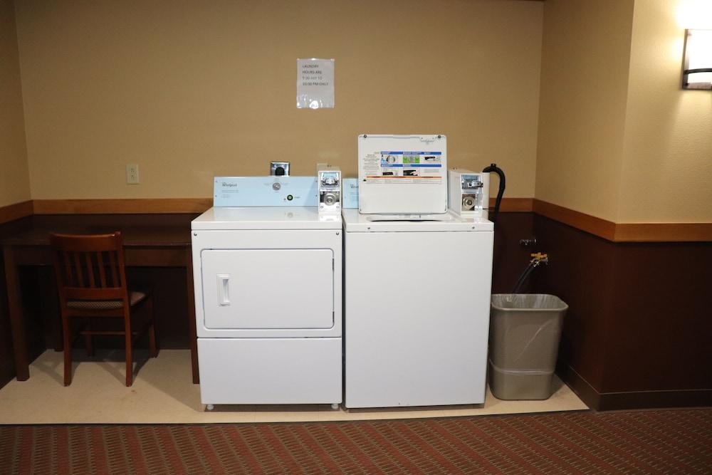 Prairie Inn and Suites Holmen/La Cross photo 11