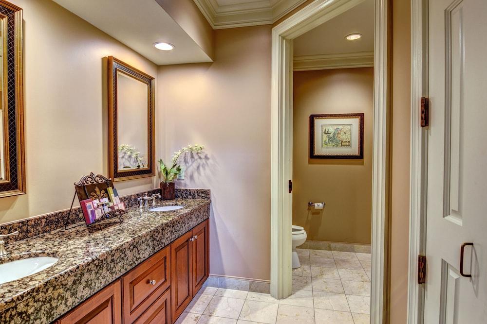 The Village at RiverLanding photo 16