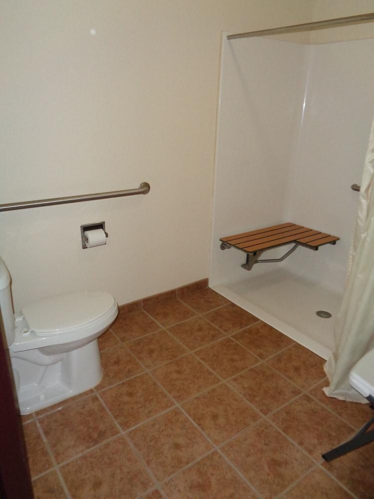 Fairgrounds Inn photo 18