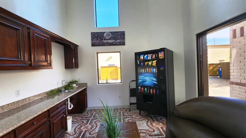 Scottish Inns & Suites Sam Houston Pkwy photo 10