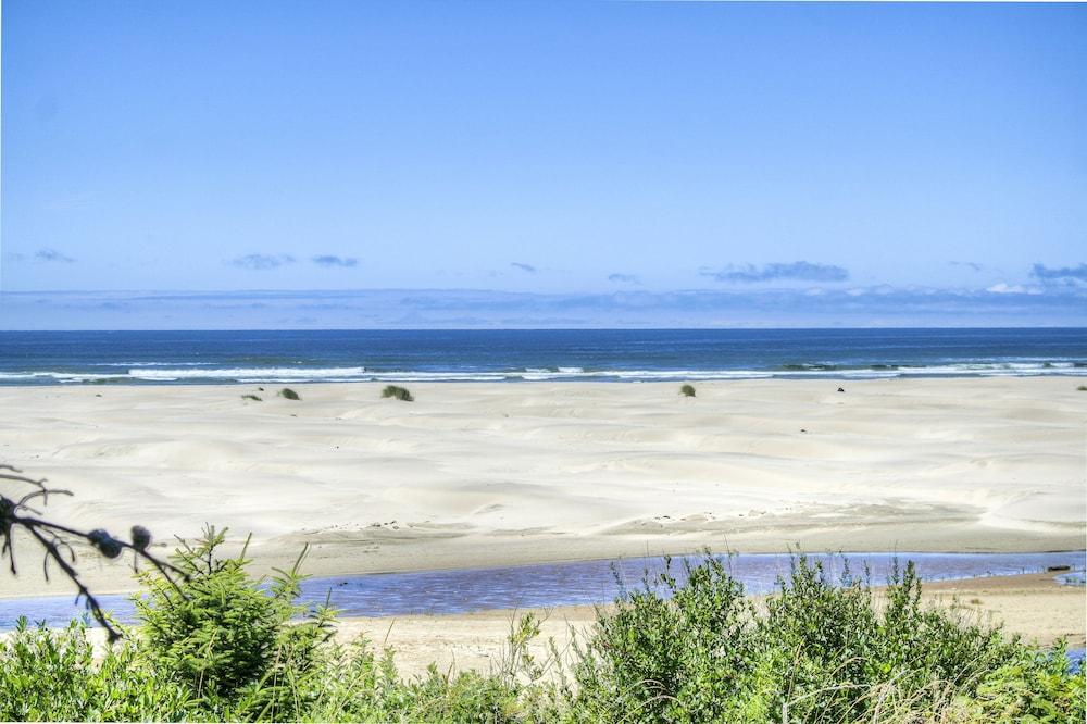 Little Creek Cove Beachfront Resort photo 66