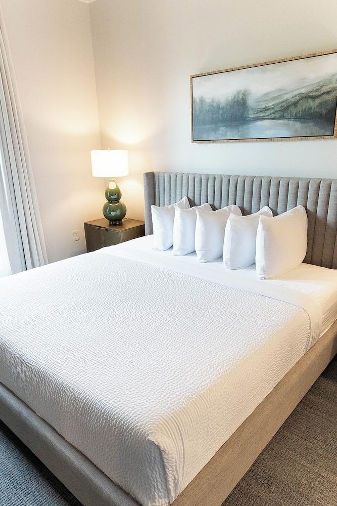 Carriage House Hotel photo 27