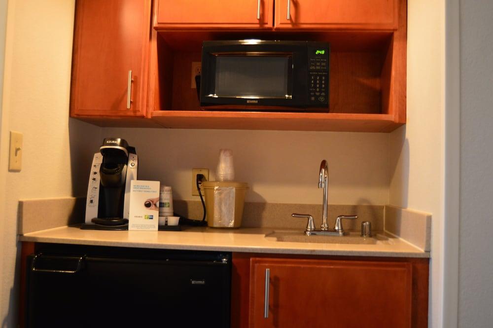Holiday Inn Express & Suites Winner by IHG photo 11