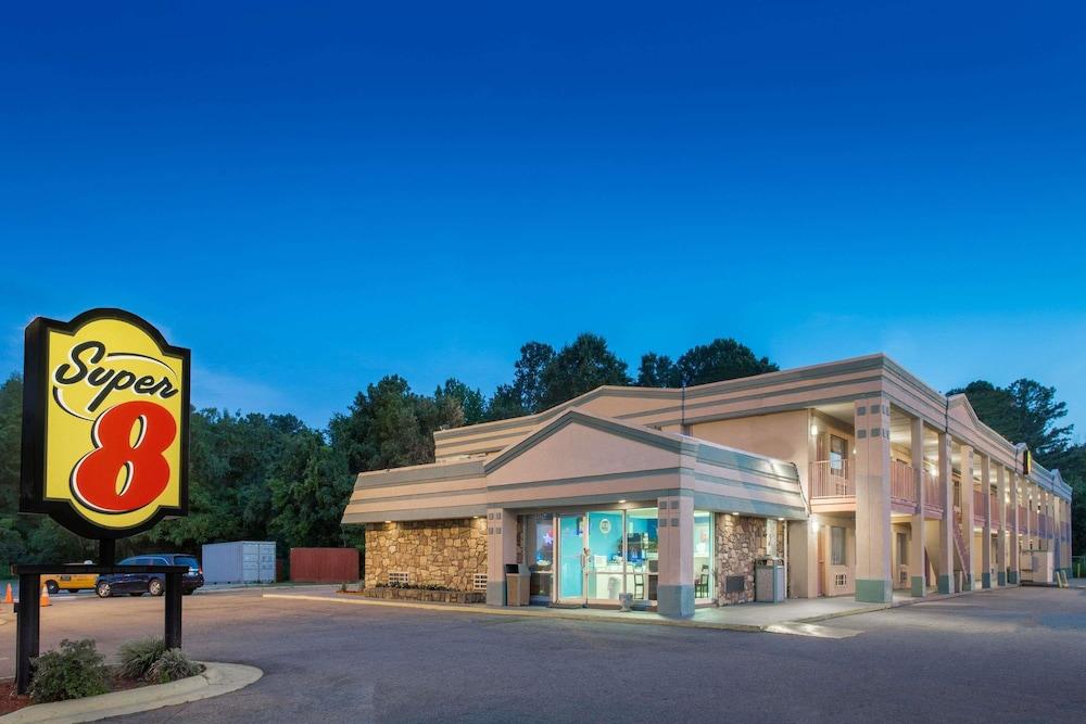 Super 8 by Wyndham Durham/University Area NC photo 16