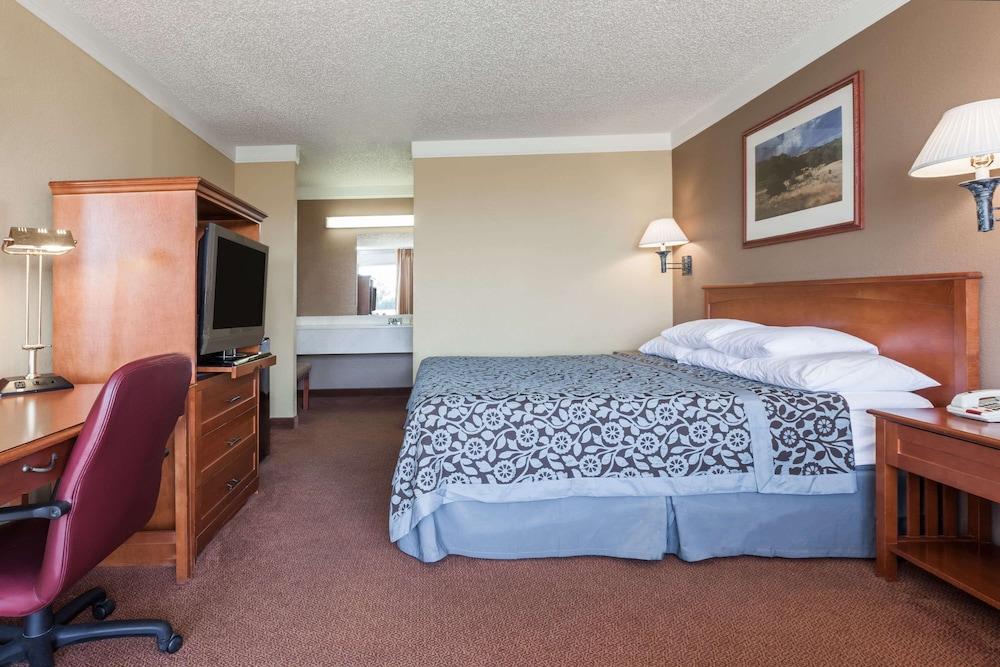 Days Inn by Wyndham Hillsboro TX photo 14