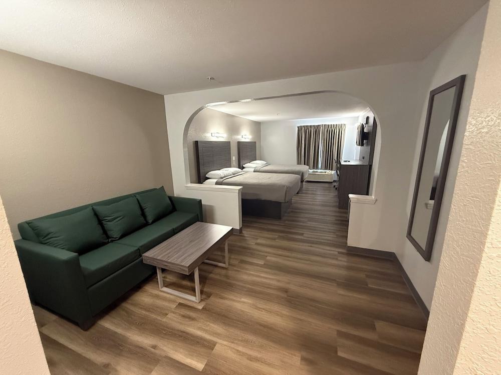Quality Inn & Suites Biloxi - Ocean Springs photo 12