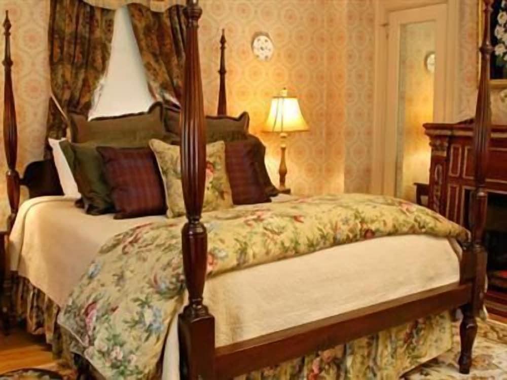 Bee and Thistle Inn photo 10