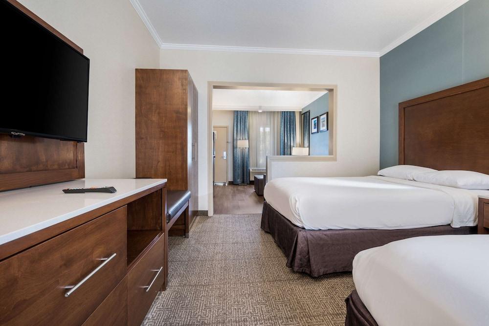 MainStay Suites John Wayne Airport by Choice Hotels photo 42