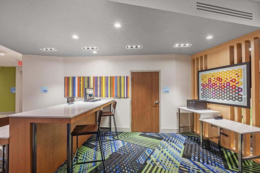 Holiday Inn Express & Suites Chanute by IHG photo 12