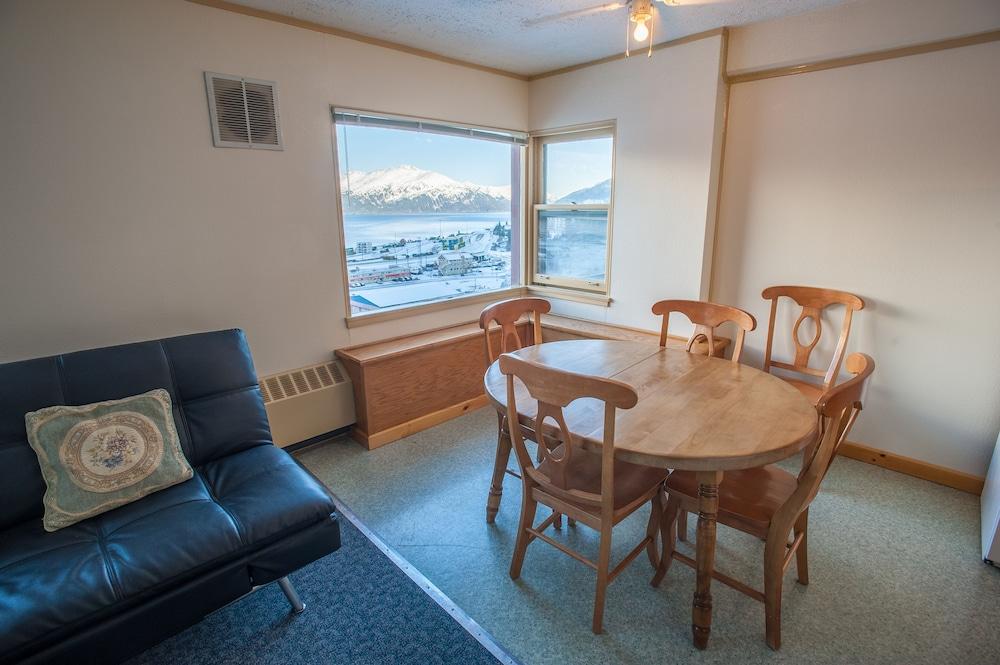 Glacier View Condo Suites photo 14