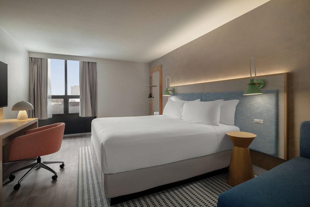 EVEN Hotel Detroit North - Troy photo 9