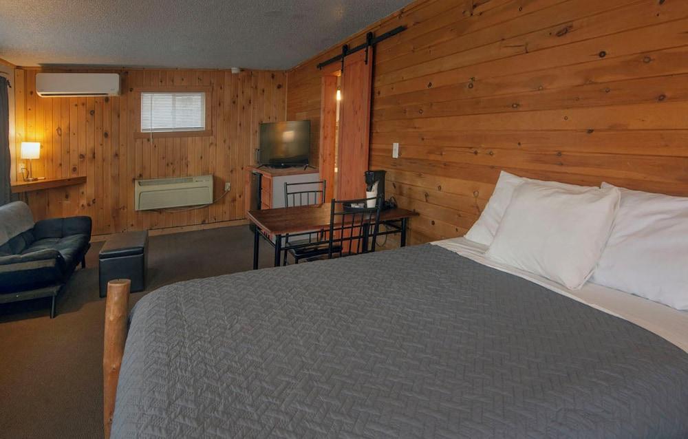 Rustic Inn photo 3