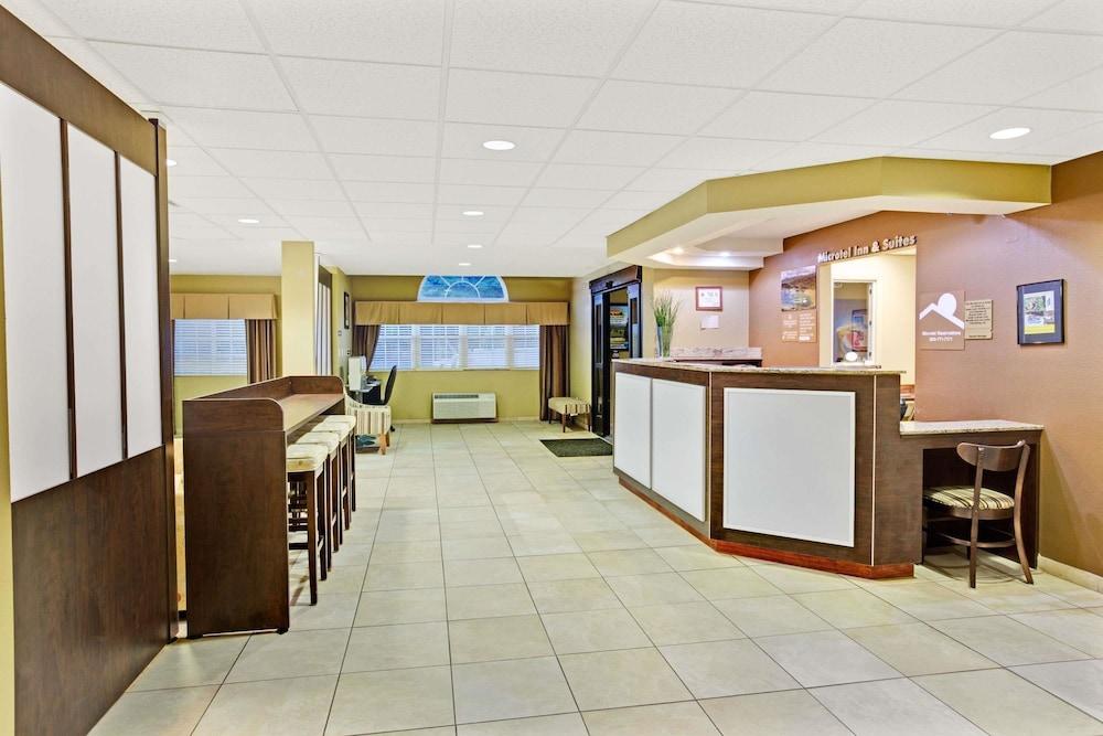 Microtel Inn & Suites by Wyndham Bryson City photo 16