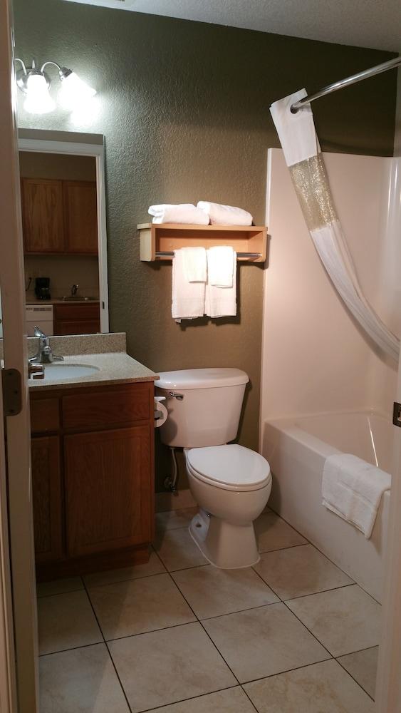 Suburban Studios South Bend photo 3