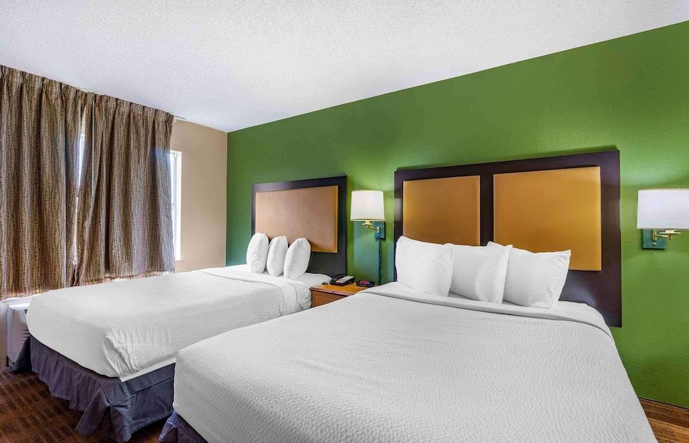 Extended Stay America Select Suites Tampa North Airport photo 13