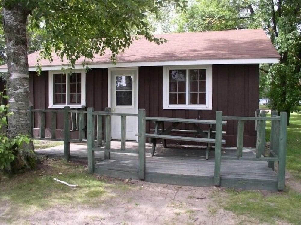 Sportsman's Lodge photo 17