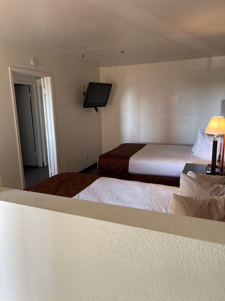Motel 6 Tempe, AZ – Elliot Road photo 33
