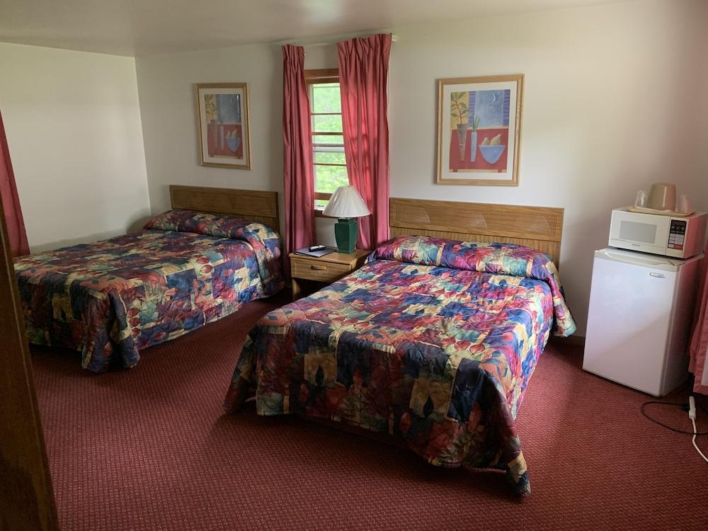 Lakeside Motel photo 71