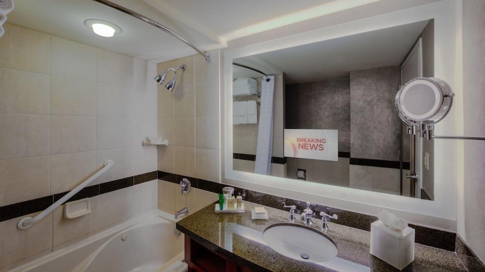 Hilton Virginia Beach Oceanfront photo 90