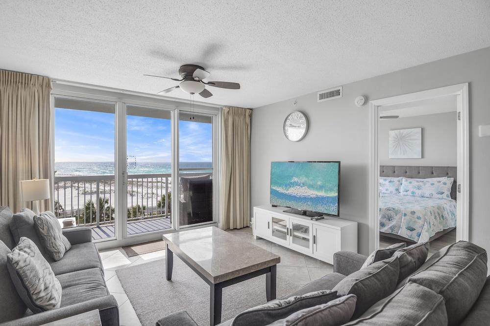 Pelican Beach Resort by Colasan photo 90