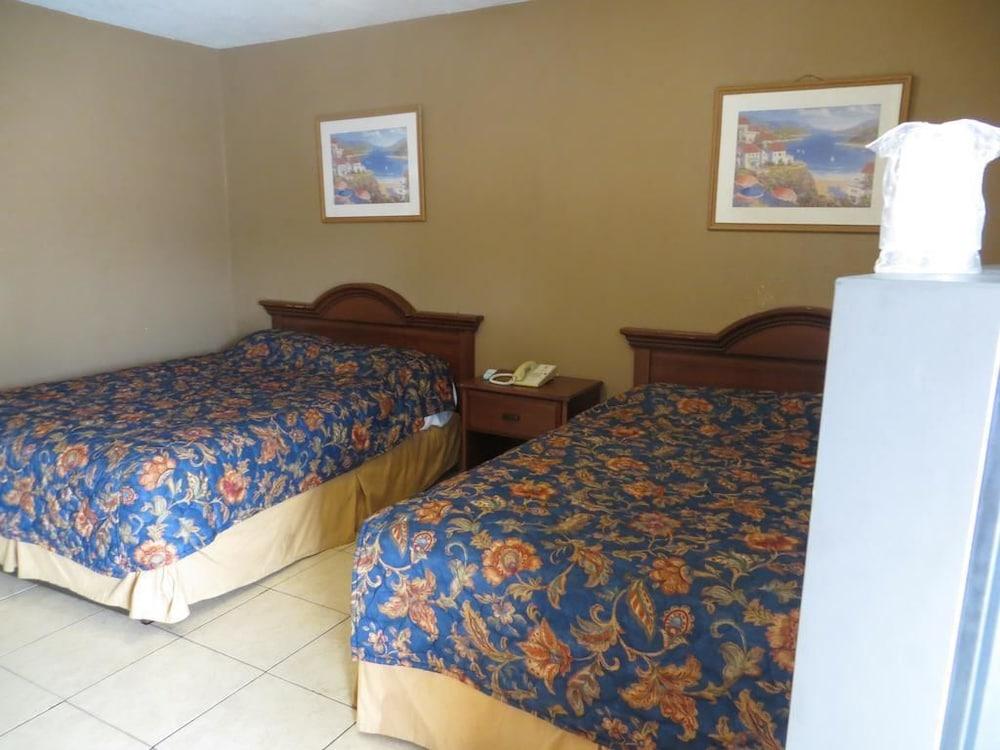 Travel Inn & Suites photo 2