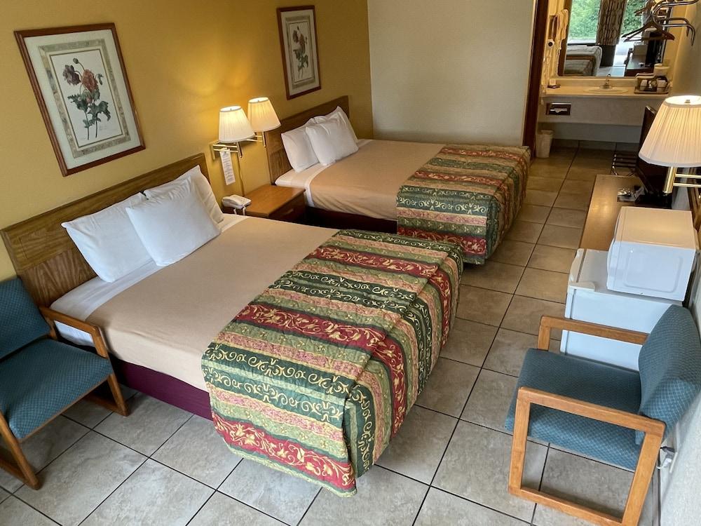 Ozark Valley Inn photo 10