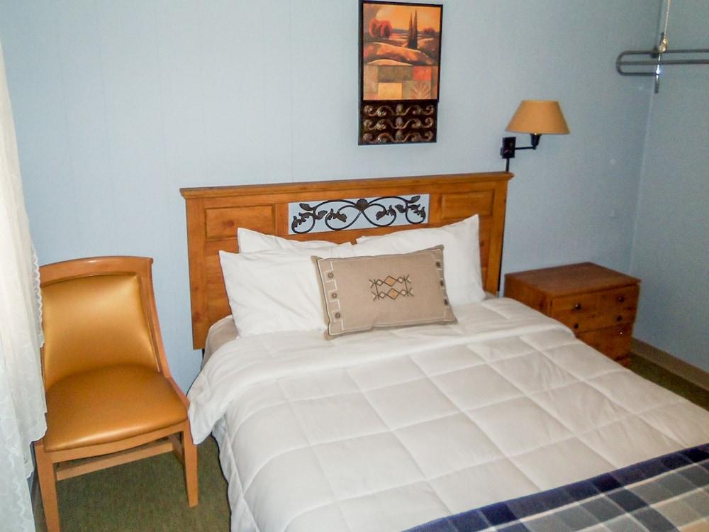 The Gold Pan Motel photo 59