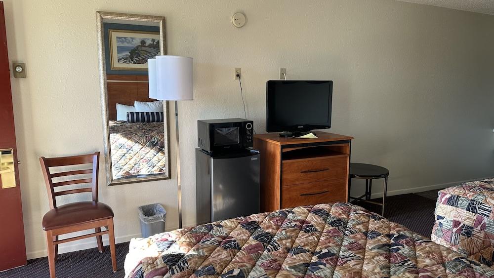 Economy Inn photo 10